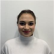 Bonjour je suis lola prieto en 1er année en faculté de biologie 
Je peux me déplacer dans Clermont Ferrand mais pas ces alentours